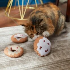 Frisco Fall Maple Bacon Donut Plush Cat Toy With Catnip 7 Frisco Fall Maple Bacon Donut Plush Cat Toy With Catnip -Frisco 285653 PT3. AC SS1800 V1629724929