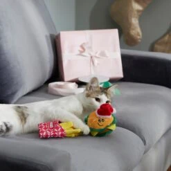 Frisco Holiday Burger & Fries Plush Cat Toy With Catnip, 2 Count 7 Frisco Holiday Burger & Fries Plush Cat Toy With Catnip, 2 Count -Frisco 287901 PT3. AC SS1800 V1632775913